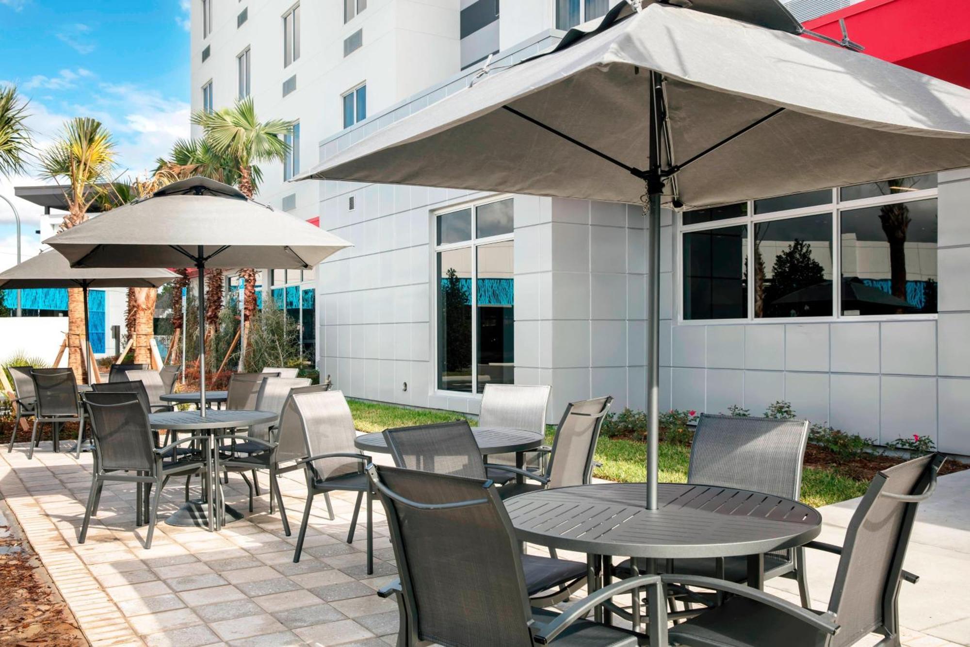 Fairfield Inn & Suites By Marriott Daytona Beach Speedway/Airport Exterior photo